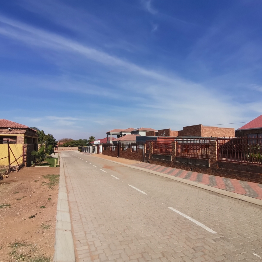 1 Bedroom Property for Sale in Lethlabile North West
